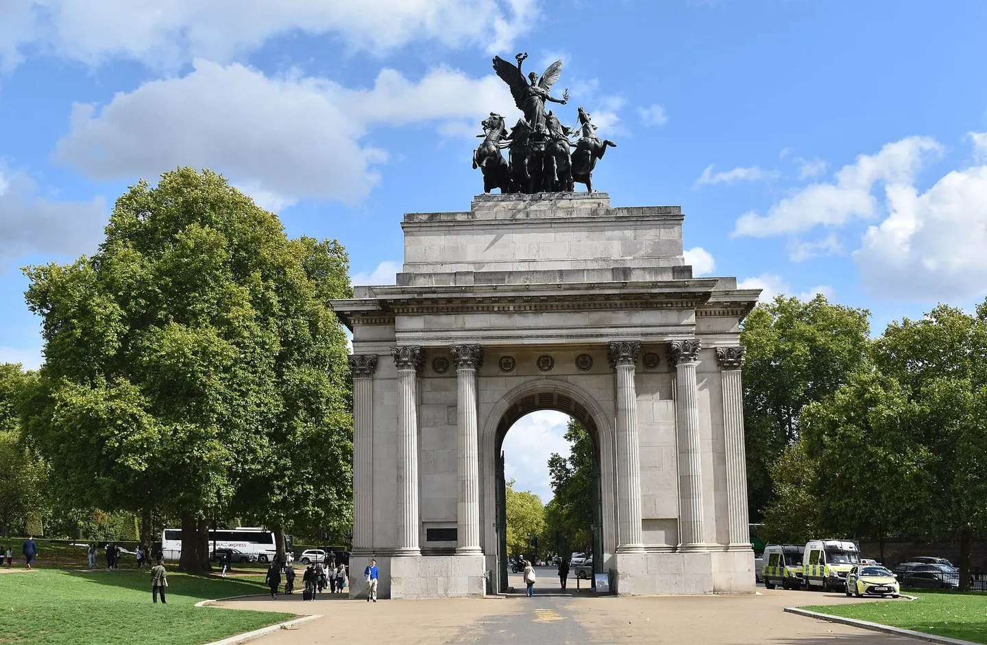 Photo of Wellington Arch, a landmark in London, England.