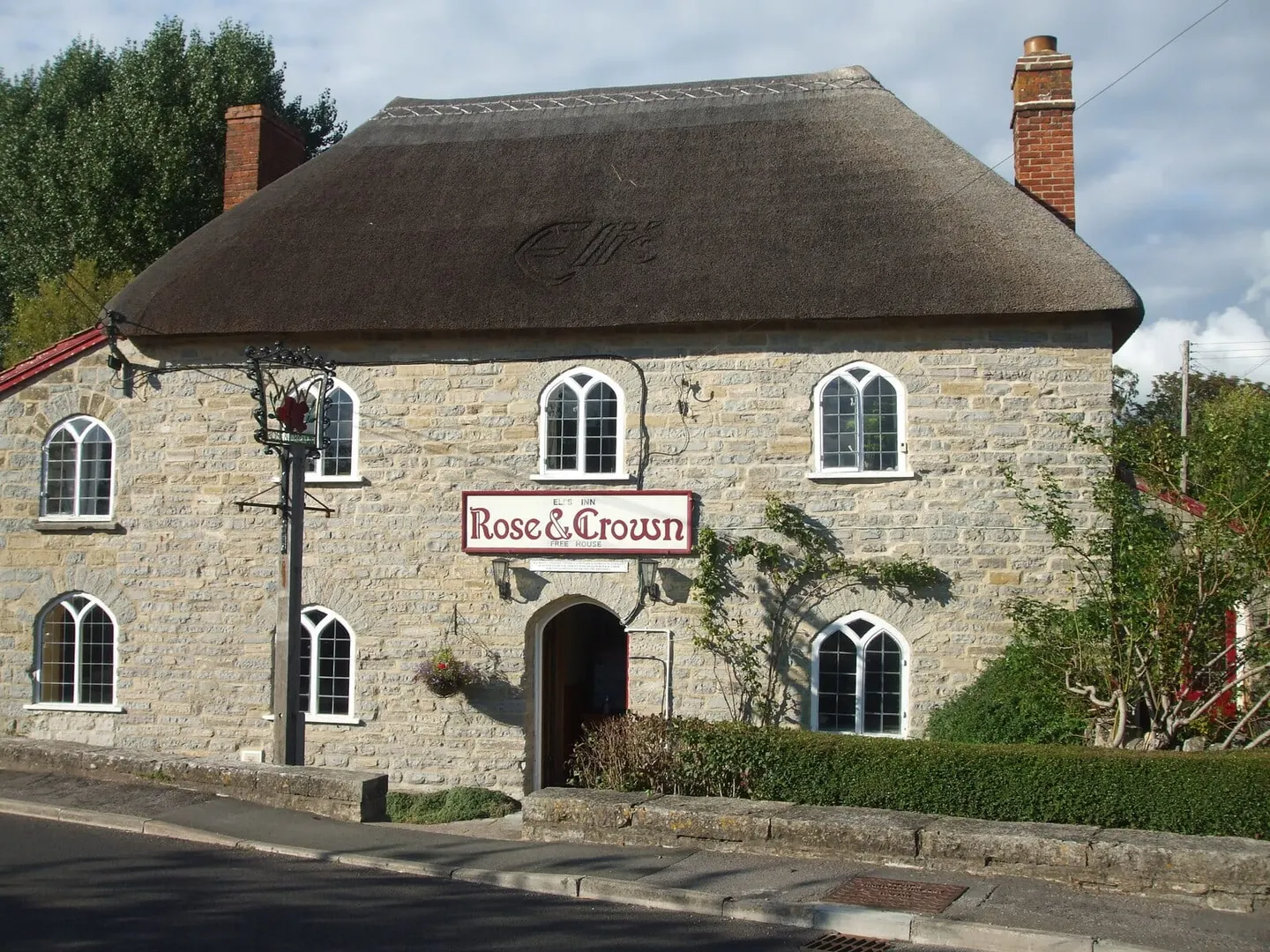 Photo of Rose & Crown (Eli's), a pub near Huish Episcopi, Somerset, south west England.