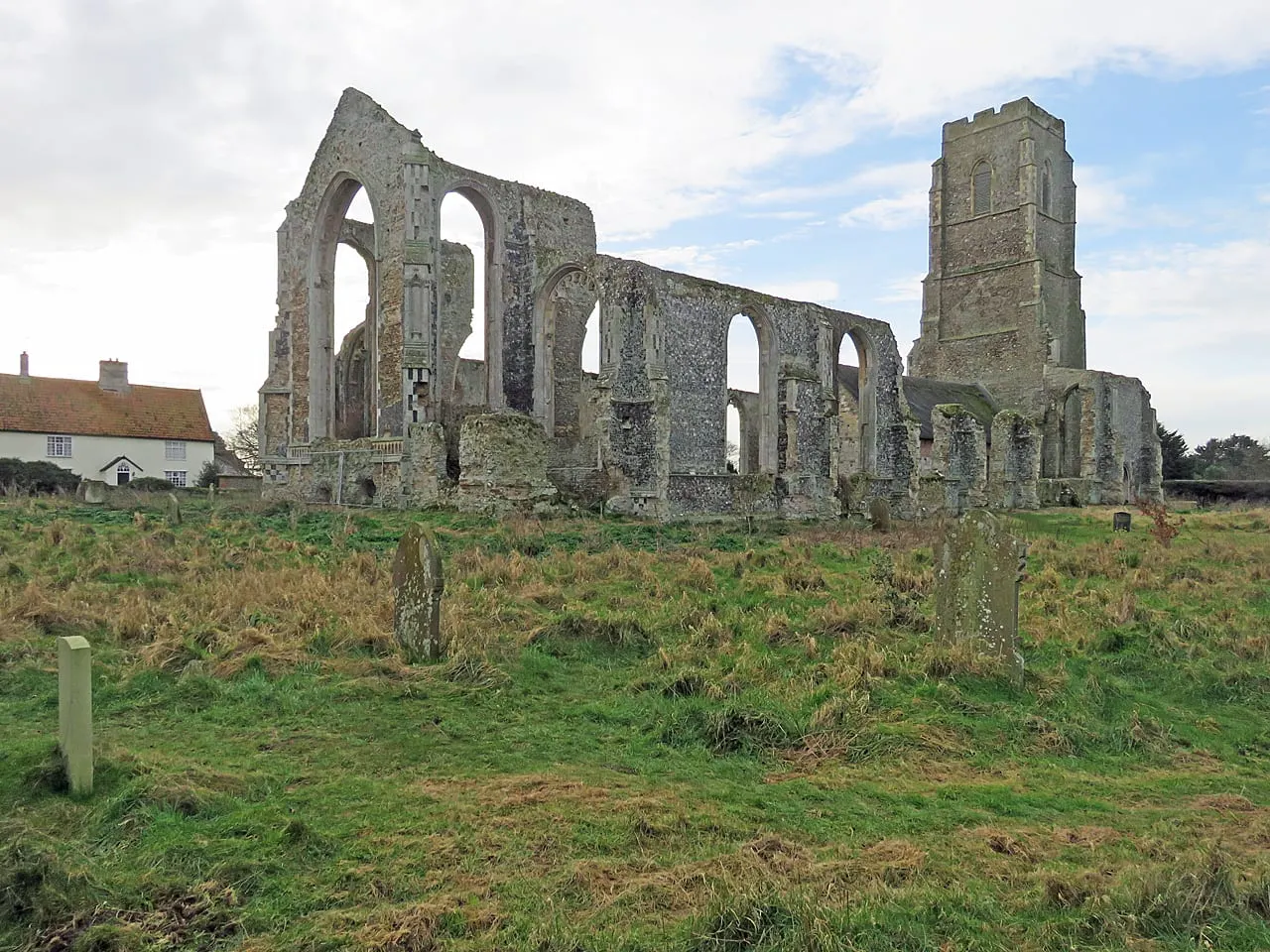 Photo of St Andrew's Church, Covehithe, a church in Suffolk, eastern England.