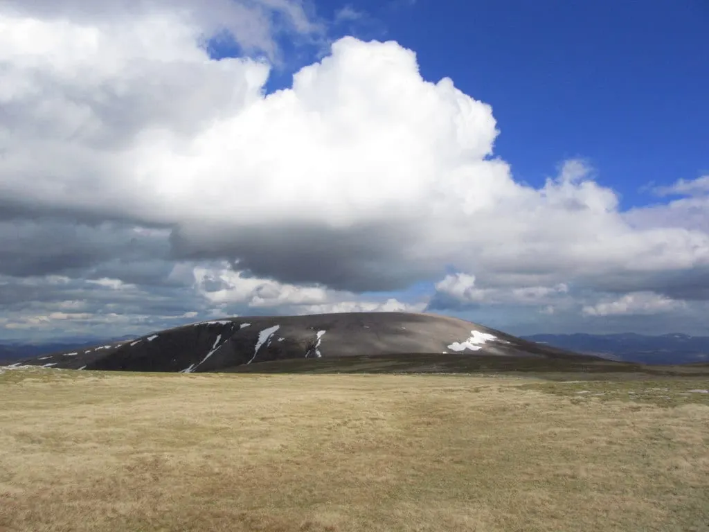 Photo: Beinn Bhrotain, a 1,157m Munro in the Cairngorms, Aberdeenshire, north east Scotland.