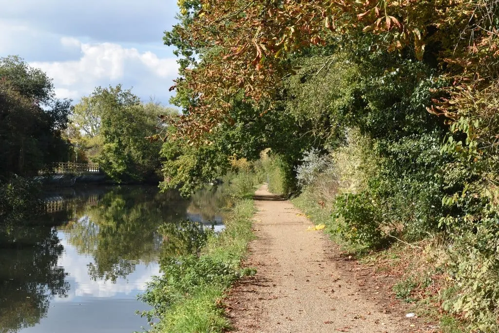Photo of Lake Farm Country Park, a country park near Hayes & Harlington, London, England.