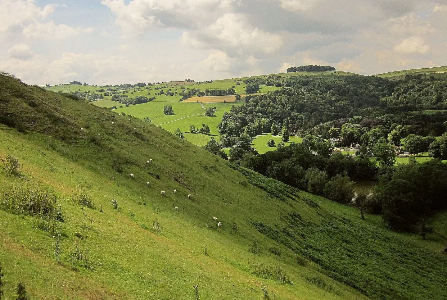 Photo of Ilam Estate Country Park, a country park in the Peak District, Staffordshire, central England.