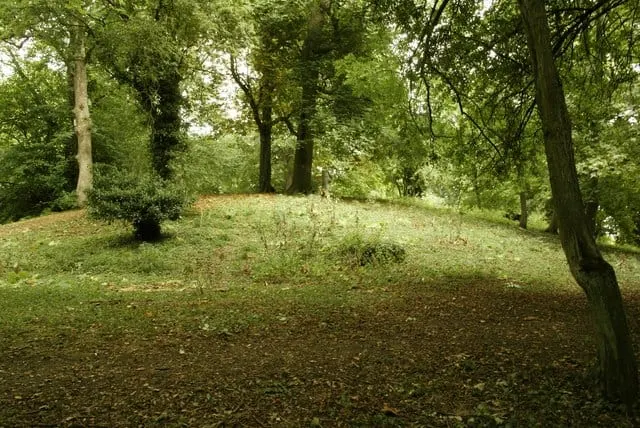 Photo of King John's Castle, the earthworks of a former castle near Kineton, Warwickshire, central England.