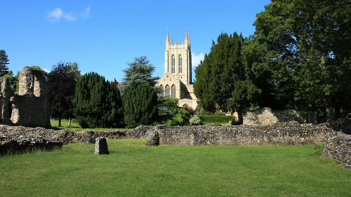 Photo of Bury St Edmunds Abbey, a ruined abbey in Suffolk, eastern England.
