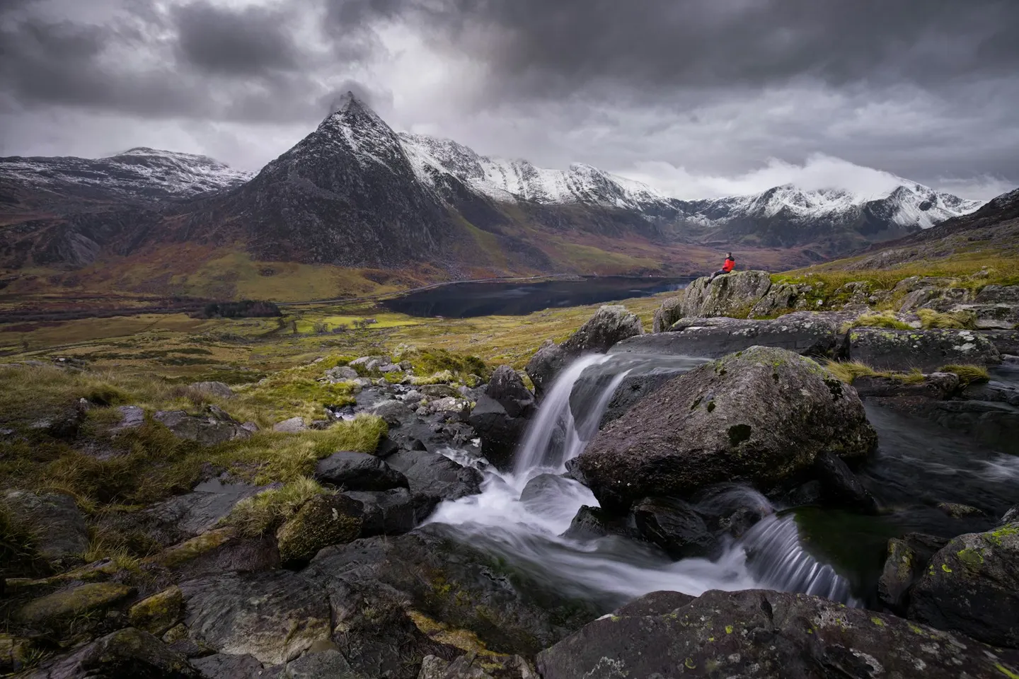 Photo: Tryfan, a 918m hill near Capel Curig in Eryri, Conwy, north Wales.