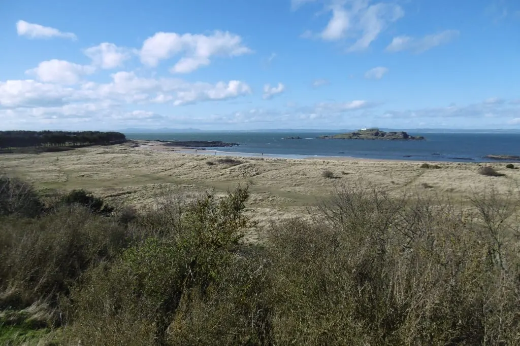 Photo of Yellowcraig Beach, a beach near Dirleton, East Lothian, central Scotland.