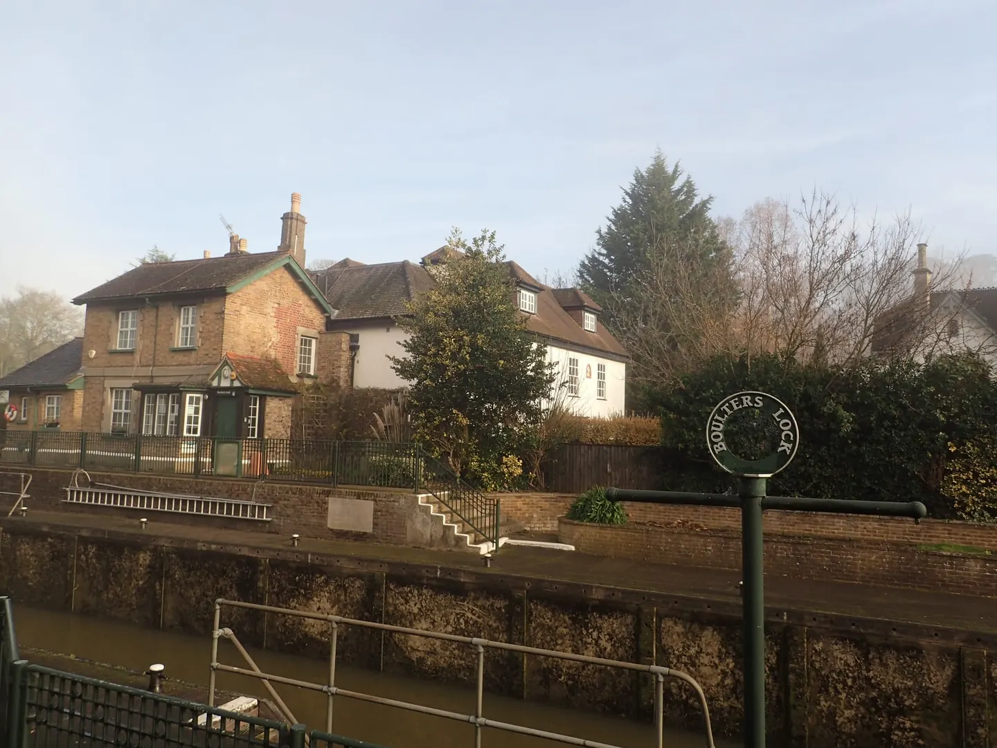 Photo of Boulter's Lock, a landmark near Bray, Berkshire, south east England.