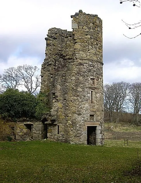 Photo of Asloun Castle, a ruined castle near Alford (Alford), Aberdeenshire, north east Scotland.