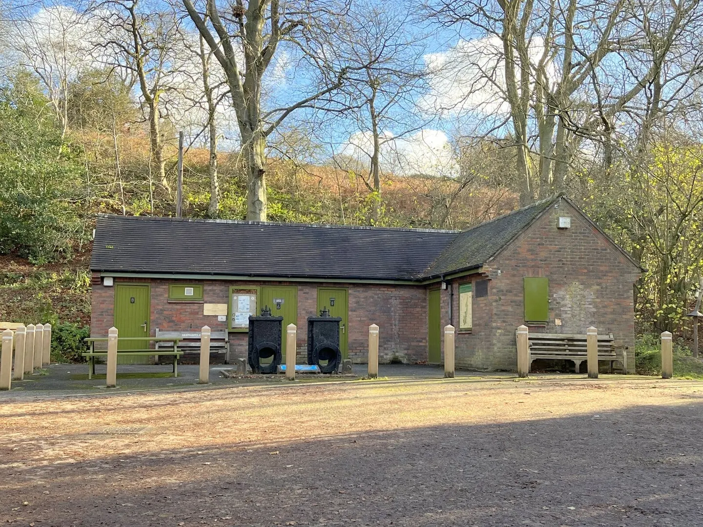 Photo of Deep Hayes Country Park, a country park near Cheddleton, Staffordshire, central England.