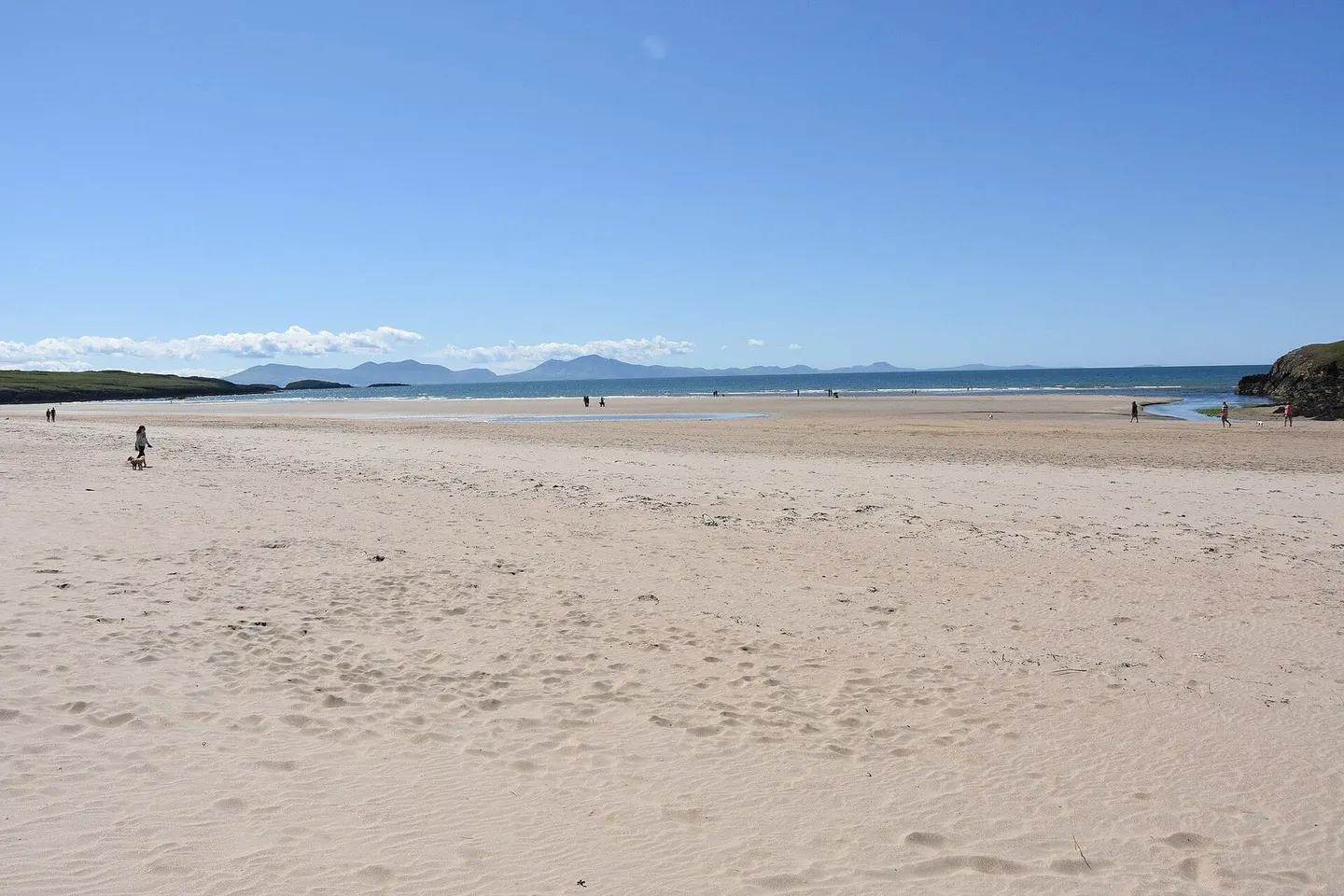 Photo of Aberffraw Bay, a beach in Anglesey, north Wales.