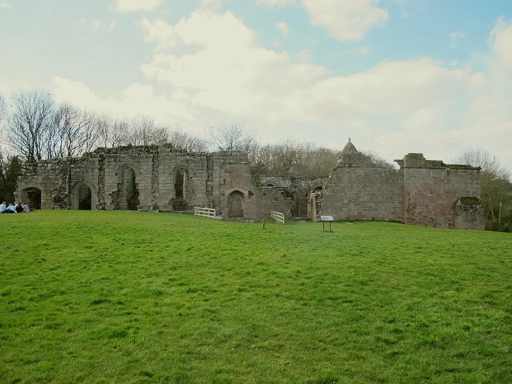 Photo of Spofforth Castle, a ruined castle in North Yorkshire, northern England.