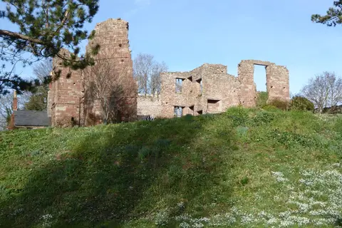 Photo of Wilton Castle, a ruined castle near Ross-on-Wye in the Wye Valley, Herefordshire, central England.