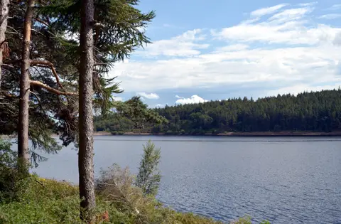 Photo of Langsett Reservoir & Moors, a reservoir near Wortley in the Peak District, South Yorkshire, northern England.