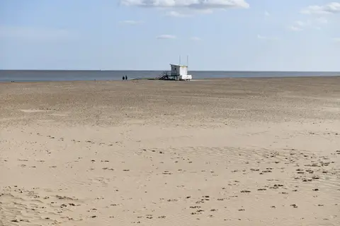 Photo of Gorleston Beach, a swimming spot near Somerleyton, Norfolk, eastern England.