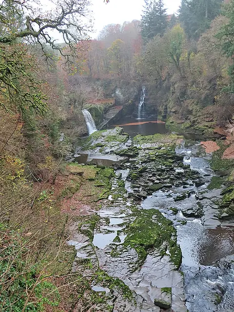 Photo along the Clyde Walkway, a long-distance trail running from Glasgow to New Lanark, Scotland.