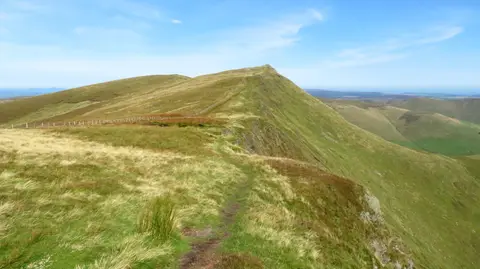 Photo: Cadair Berwyn, an 832m hill near Llanarmon Dyffryn Ceiriog, the Powys, mid Wales.