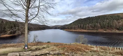 Photo of Howden Reservoir, a reservoir near Edale in the Peak District, Derbyshire, central England.