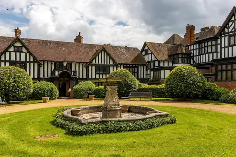 Photo of Ascott House, a Grade II* registered house & garden near Mentmore, Buckinghamshire, south east England.