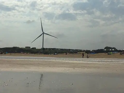 Photo of Fraisthorpe, a swimming spot near Bridlington, East Riding of Yorkshire, northern England.