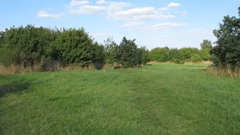 Photo of Hornchurch Country Park, a country park near Rainham (London), London, England.