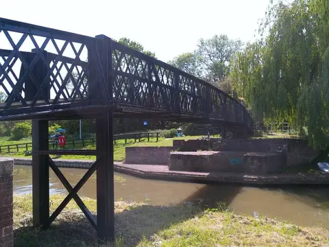 Photo of the Fossdyke Navigation, an 11-mile canal running from Torksey Lock to Lincoln, central England.