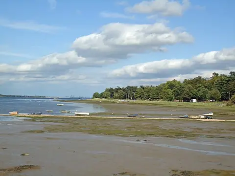 Photo of Manningtree Beach, Stour Estuary, a swimming spot in Suffolk Coast & Heaths, Essex, eastern England.