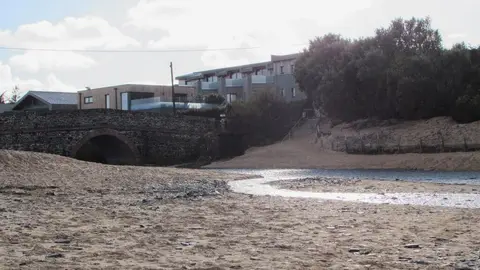 Photo of Harlyn Bay, a swimming spot near Padstow, Cornwall, south west England.
