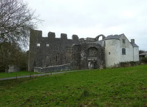 Photo of Castell Oxwich, a ruined castle in Gower, Swansea, south west Wales.
