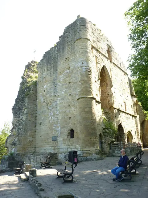 Photo of Knaresborough Castle, a ruined castle in North Yorkshire, northern England.