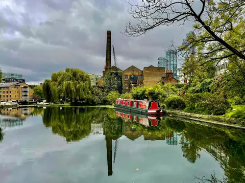 Photo of the Regent's Canal, a 9-mile canal running from Little Venice to Limehouse Basin, England.
