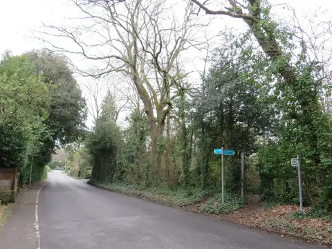 Photo along the Stour Valley Way, a 64-mile long-distance path running from Stourhead to Hengistbury Head, south west England.