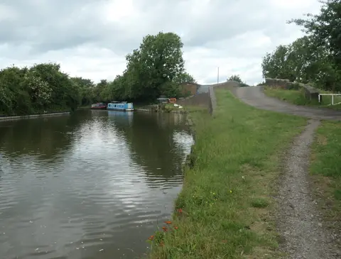 Photo of the Coventry Canal, a 38-mile canal running from Coventry Basin to Fradley Junction, central England.