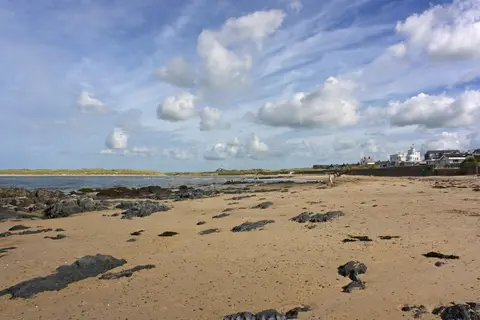 Photo of Rhosneigr Beach, a beach in Anglesey, north Wales.