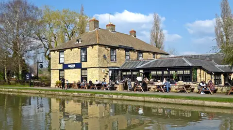 Photo of The Navigation Inn (Stoke Bruerne), a pub in Northamptonshire, central England.