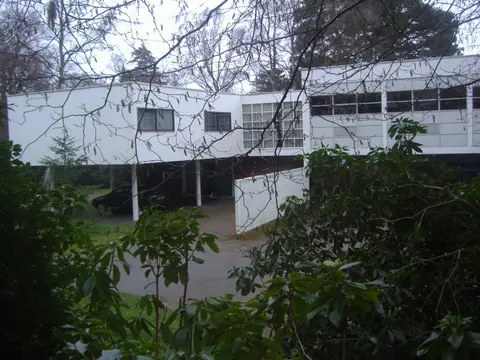 Photo of The Homewood, a house & garden near Ripley, Surrey, south east England.