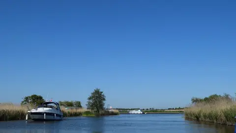 Photo of the River Bure, a river navigation running from Coltishall to Great Yarmouth, eastern England.
