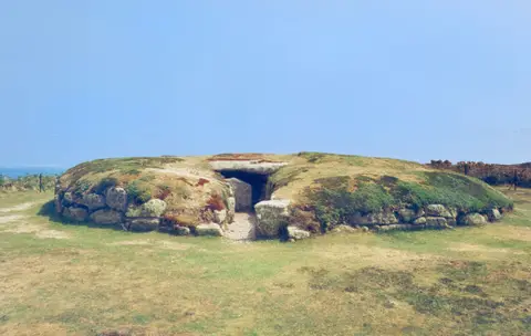 Photo of Porth Hellick Down Burial Chamber, a chambered tomb in Cornwall, south west England.
