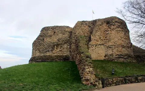 Photo of Pontefract Castle, the earthworks of a former castle near Pontefract Baghill, West Yorkshire, northern England.