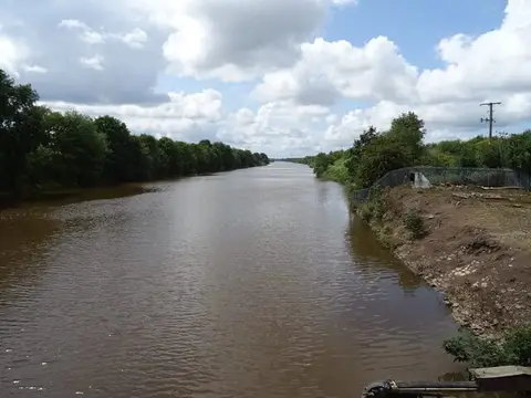 Photo of the Manchester Ship Canal, a 36-mile canal running from Eastham to Manchester, north west England.