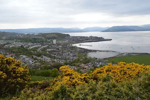 Photo: Lyle Hill Viewpoint, a viewpoint near Gourock, Inverclyde, central Scotland.