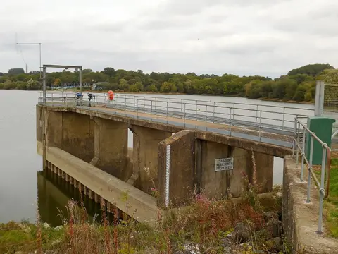 Photo of Boddington Reservoir, a reservoir near Badby, Northamptonshire, central England.