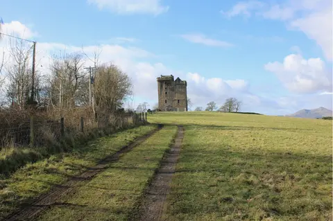 Photo of Clackmannan Tower, a ruined castle in Clackmannanshire, central Scotland.