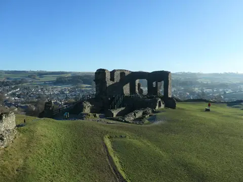 Photo of Kendal Castle, a ruined castle in Cumbria, north west England.