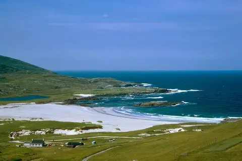 Photo of Halaman Bay, a beach near Castlebay, Na h-Eileanan Siar, the Scottish Highlands and Islands.