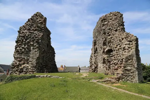 Photo of Christchurch Castle and Norman House, a ruined castle near Bournemouth, Dorset, south west England.