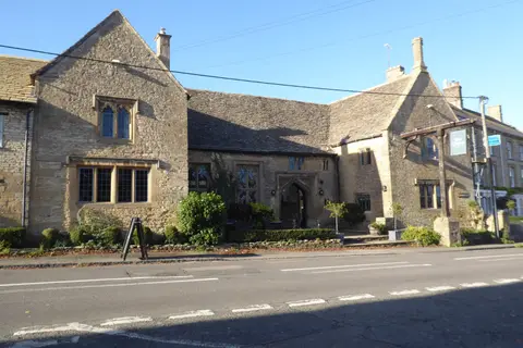 Photo of Shipton-under-Wychwood, a village in the Cotswolds, Oxfordshire, south east England.