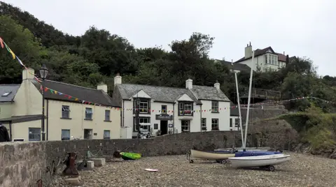 Photo of The Swan Inn (Little Haven), a pub in Pembrokeshire, south west Wales.