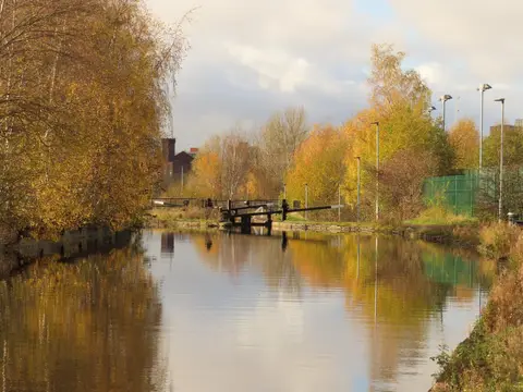 Photo of the Ashton Canal, a 7-mile canal running from Manchester to Ashton-under-Lyne, north west England.