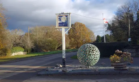 Photo of The Full Moon, a pub near Cholesbury in the Chilterns, Buckinghamshire, south east England.