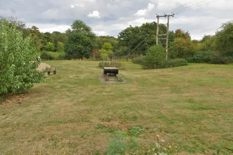 Photo of Irchester Country Park, a country park near Earls Barton, Northamptonshire, central England.